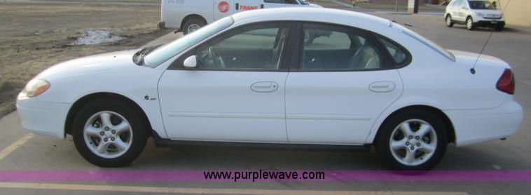 image for item B5593 2000 Ford Taurus SE