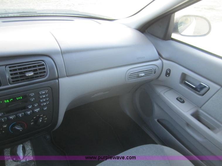 image for item B5593 2000 Ford Taurus SE