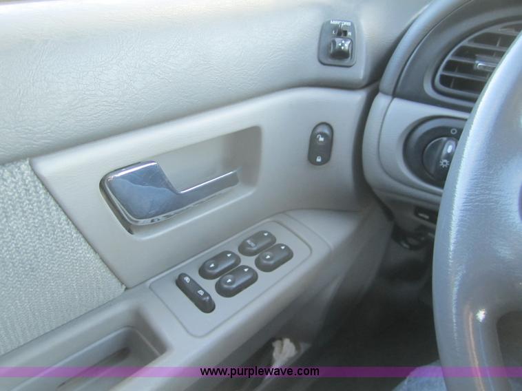 image for item B5593 2000 Ford Taurus SE