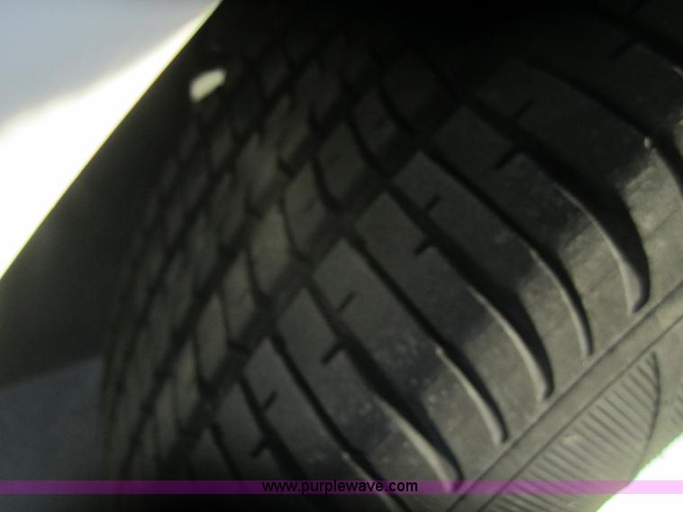 image for item B5593 2000 Ford Taurus SE