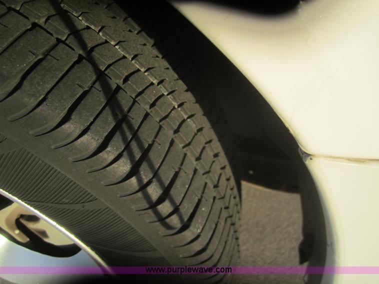 image for item B5593 2000 Ford Taurus SE