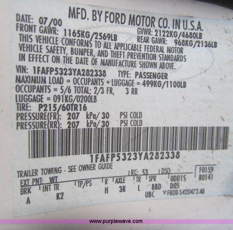 image for item B5593 2000 Ford Taurus SE