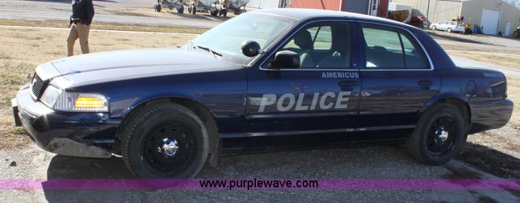 image for item B8777 2006 Ford Crown Victoria Police Interceptor