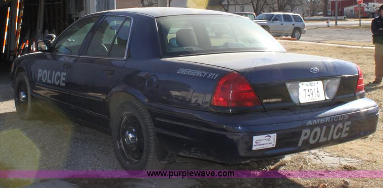 image for item B8777 2006 Ford Crown Victoria Police Interceptor