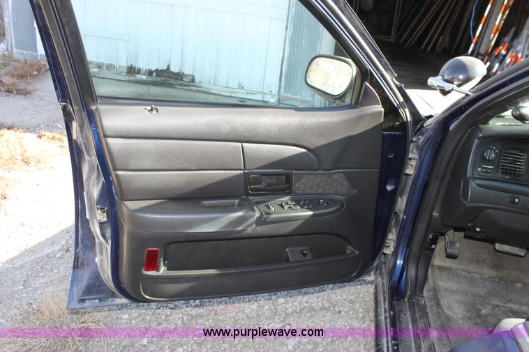 image for item B8777 2006 Ford Crown Victoria Police Interceptor