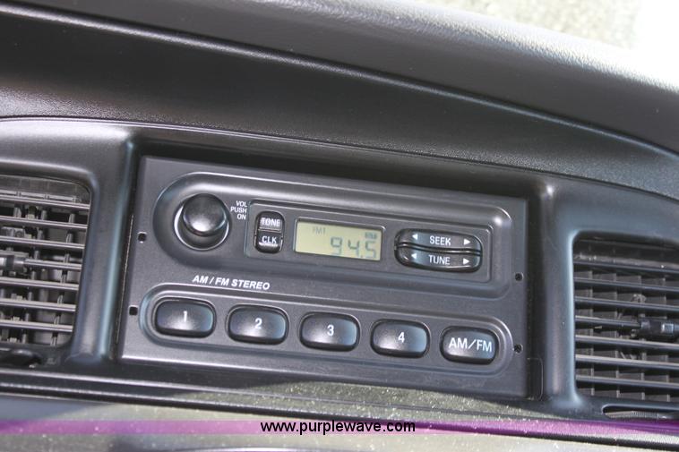 image for item B8777 2006 Ford Crown Victoria Police Interceptor