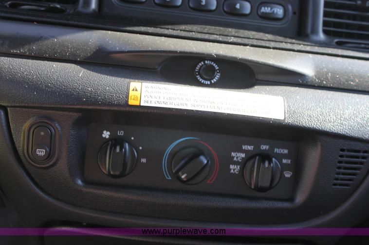 image for item B8777 2006 Ford Crown Victoria Police Interceptor