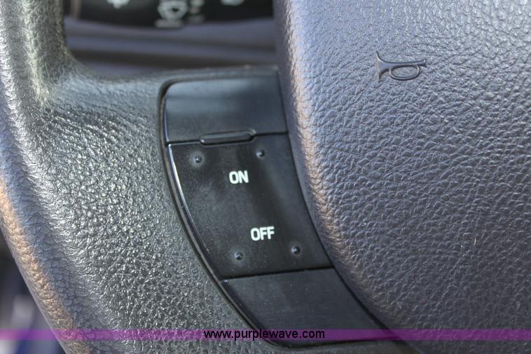 image for item B8777 2006 Ford Crown Victoria Police Interceptor