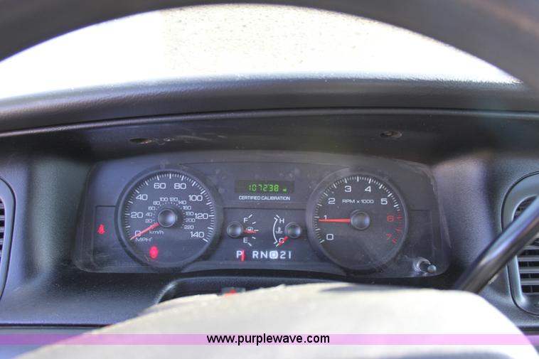 image for item B8777 2006 Ford Crown Victoria Police Interceptor