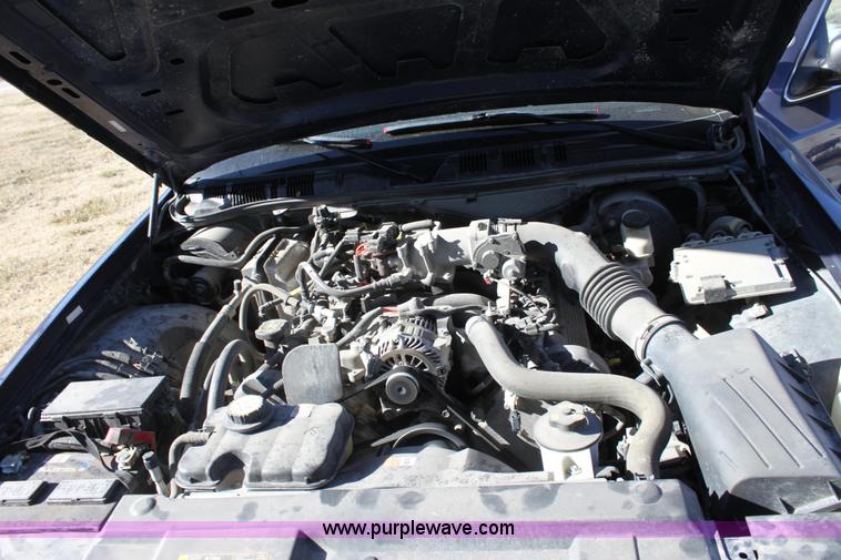 image for item B8777 2006 Ford Crown Victoria Police Interceptor