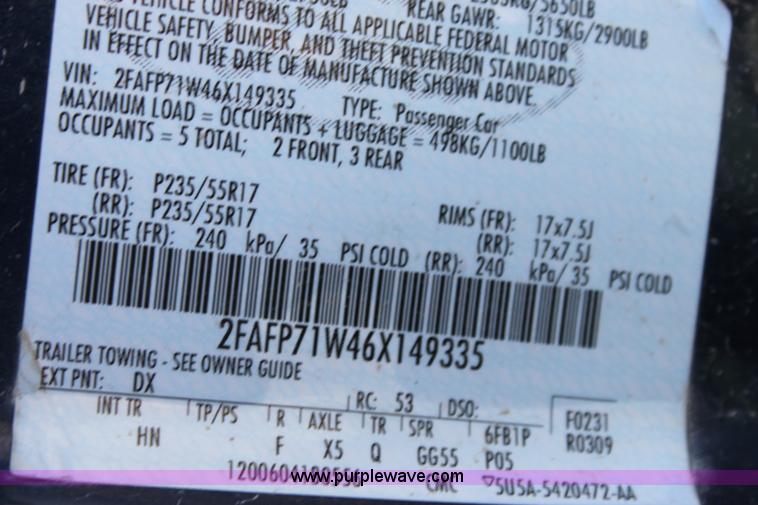 image for item B8777 2006 Ford Crown Victoria Police Interceptor