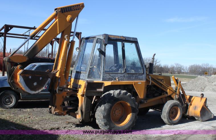image for item B8779 1977 Case 580C-CK backhoe