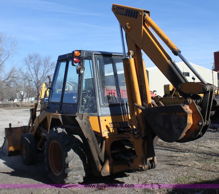 image for item B8779 1977 Case 580C-CK backhoe