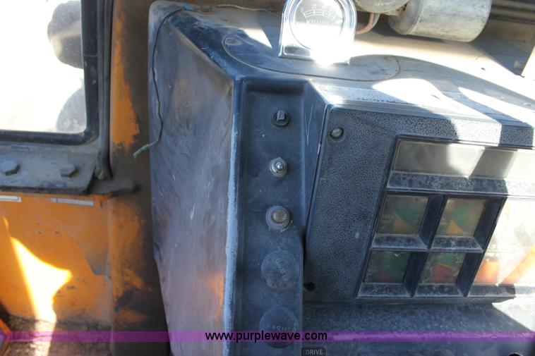 image for item B8779 1977 Case 580C-CK backhoe