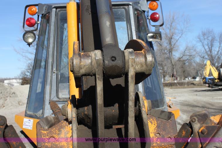 image for item B8779 1977 Case 580C-CK backhoe