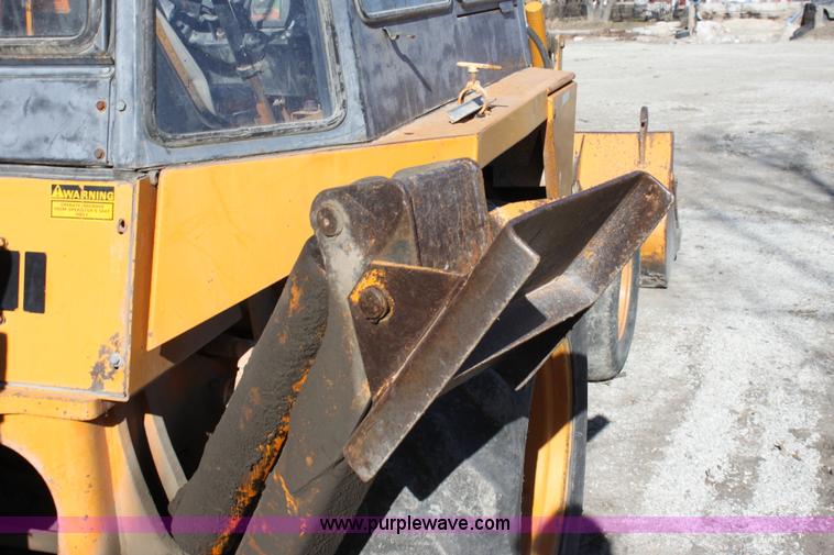 image for item B8779 1977 Case 580C-CK backhoe
