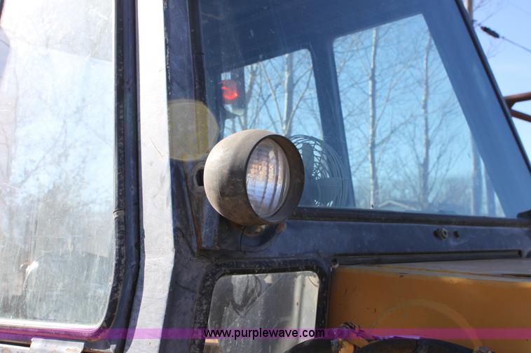 image for item B8779 1977 Case 580C-CK backhoe