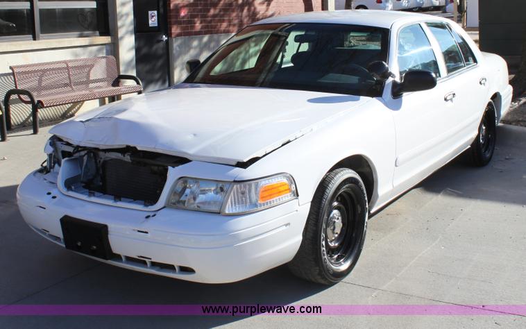 image for item B8820 2001 Ford Crown Victoria Police Interceptor