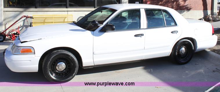 image for item B8820 2001 Ford Crown Victoria Police Interceptor