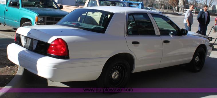 image for item B8820 2001 Ford Crown Victoria Police Interceptor