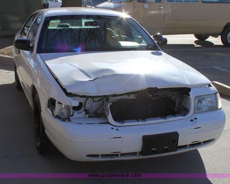 image for item B8820 2001 Ford Crown Victoria Police Interceptor