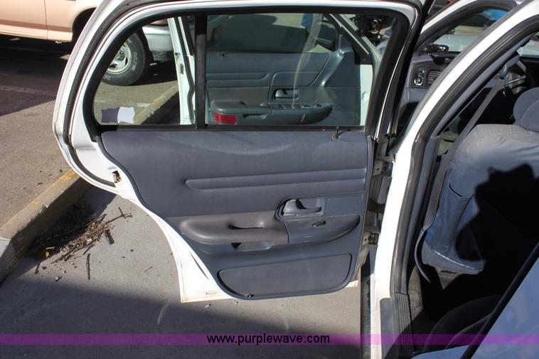 image for item B8820 2001 Ford Crown Victoria Police Interceptor