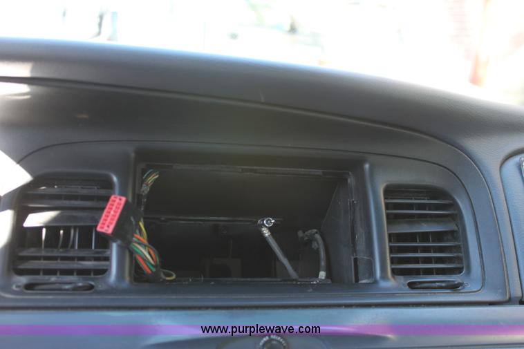 image for item B8820 2001 Ford Crown Victoria Police Interceptor