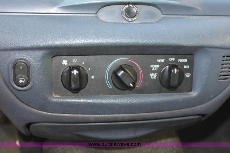 image for item B8820 2001 Ford Crown Victoria Police Interceptor