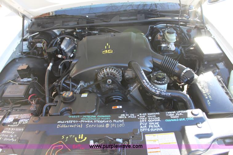 image for item B8820 2001 Ford Crown Victoria Police Interceptor