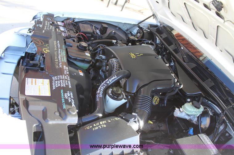 image for item B8820 2001 Ford Crown Victoria Police Interceptor