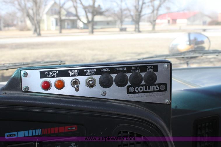 image for item B8840 1994 Ford E350 Collins school bus