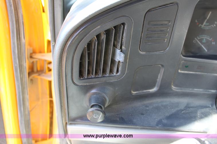 image for item B8840 1994 Ford E350 Collins school bus