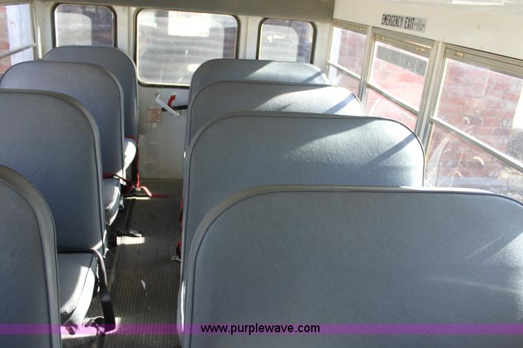 image for item B8840 1994 Ford E350 Collins school bus