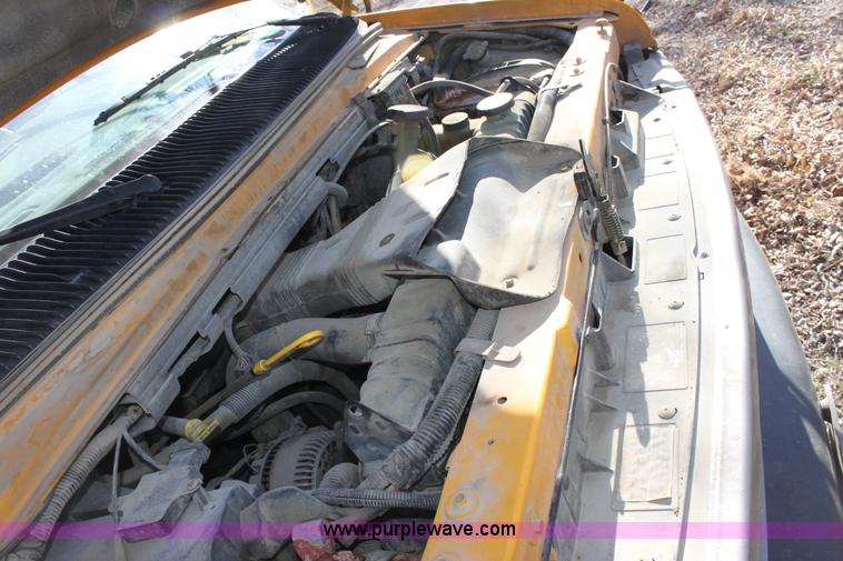 image for item B8840 1994 Ford E350 Collins school bus