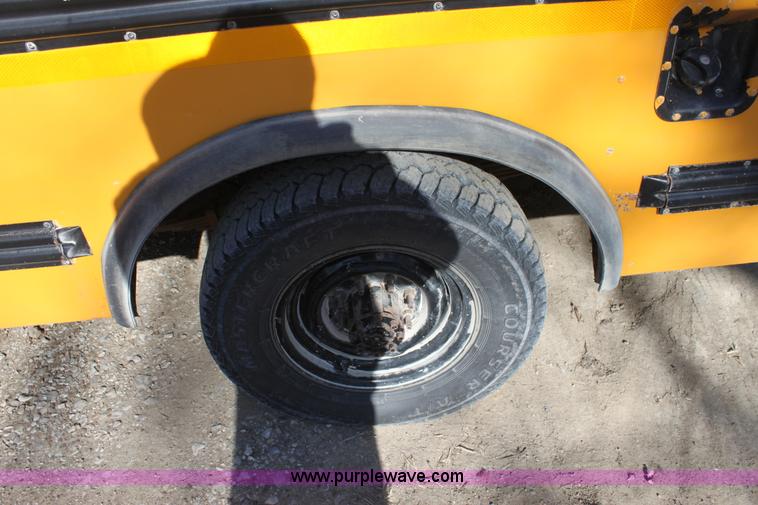 image for item B8840 1994 Ford E350 Collins school bus