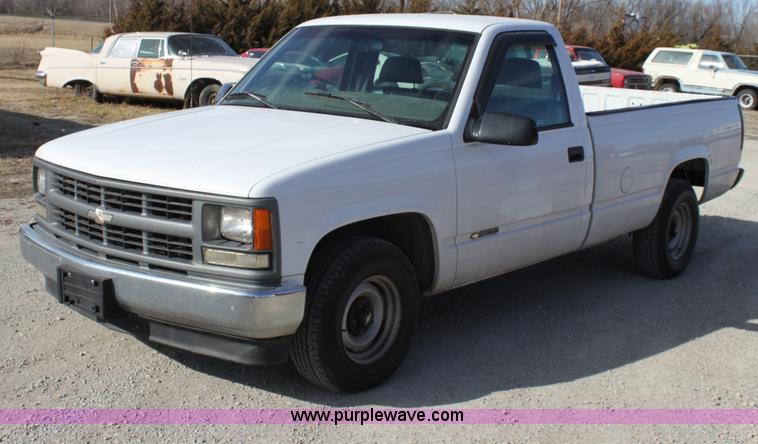 image for item B8844 1997 Chevrolet 1500 W/T pickup truck