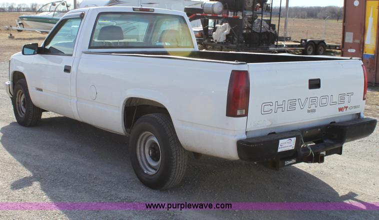 image for item B8844 1997 Chevrolet 1500 W/T pickup truck