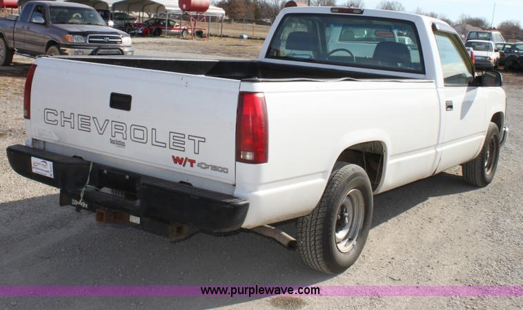 image for item B8844 1997 Chevrolet 1500 W/T pickup truck