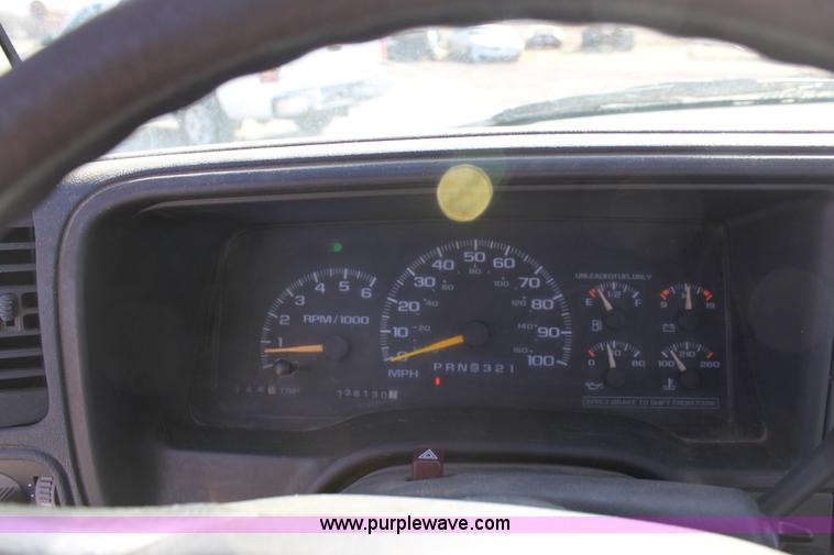 image for item B8844 1997 Chevrolet 1500 W/T pickup truck