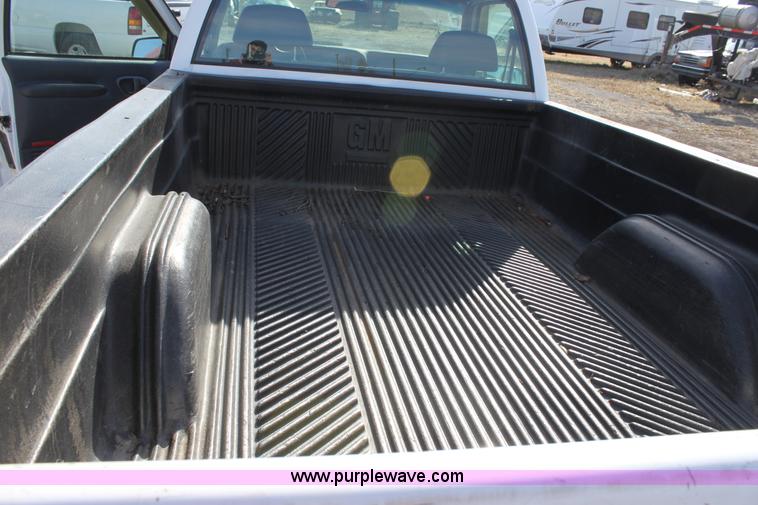 image for item B8844 1997 Chevrolet 1500 W/T pickup truck