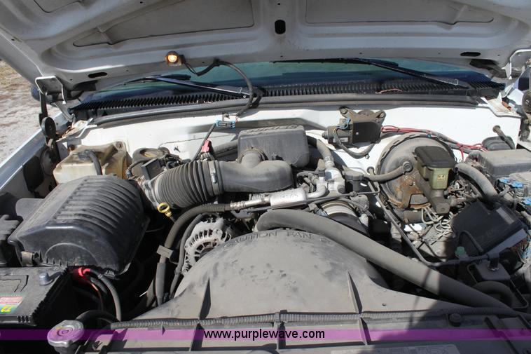 image for item B8844 1997 Chevrolet 1500 W/T pickup truck