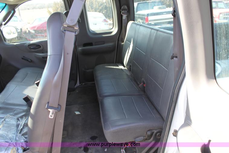 image for item B8845 2003 Ford F150 XL Supercab pickup truck