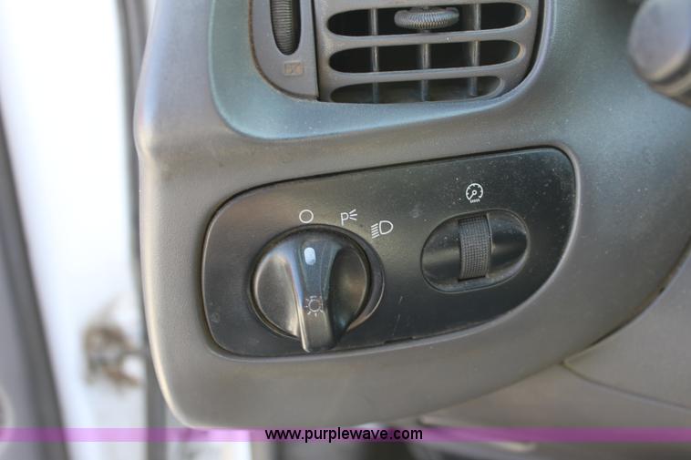 image for item B8845 2003 Ford F150 XL Supercab pickup truck