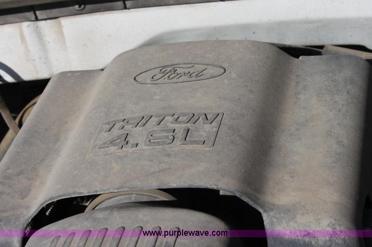 image for item B8845 2003 Ford F150 XL Supercab pickup truck