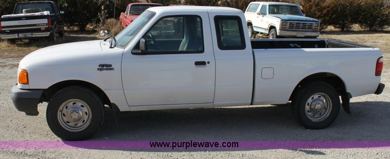 image for item B8846 2002 Ford Ranger Supercab pickup truck