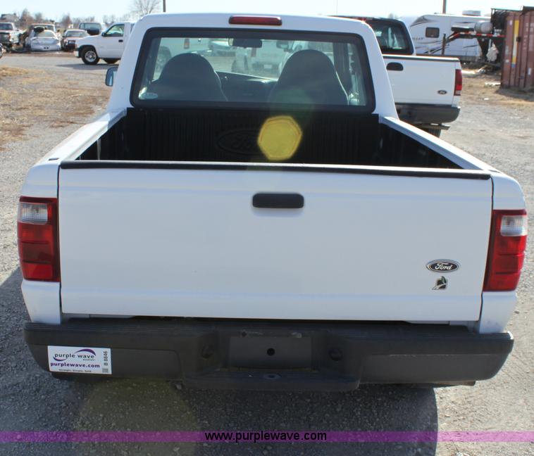 image for item B8846 2002 Ford Ranger Supercab pickup truck