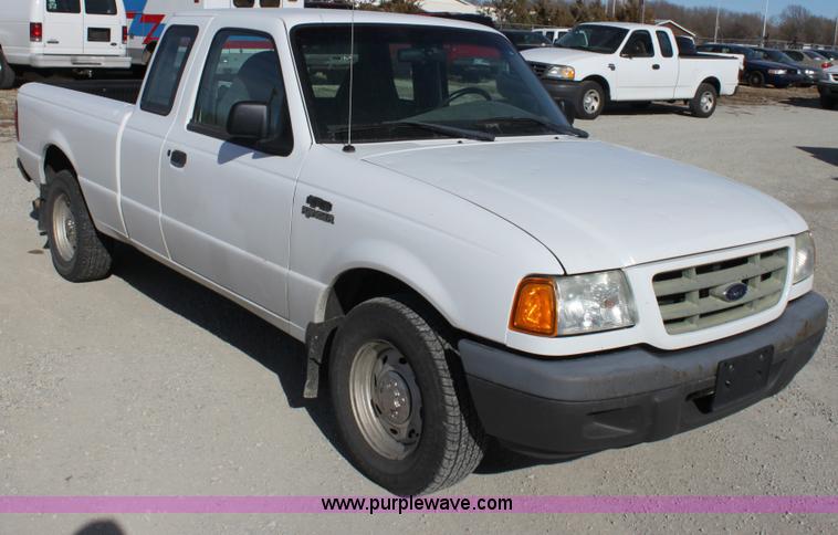 image for item B8846 2002 Ford Ranger Supercab pickup truck
