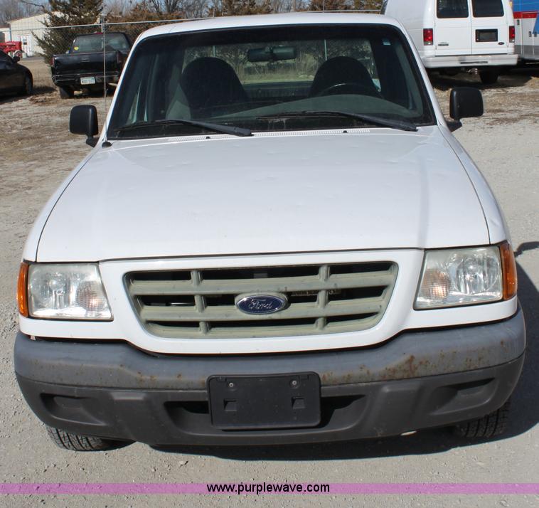 image for item B8846 2002 Ford Ranger Supercab pickup truck