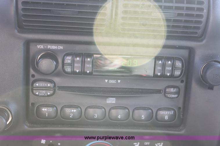 image for item B8846 2002 Ford Ranger Supercab pickup truck