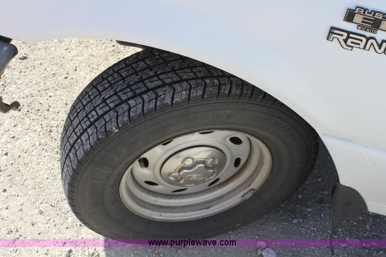 image for item B8846 2002 Ford Ranger Supercab pickup truck